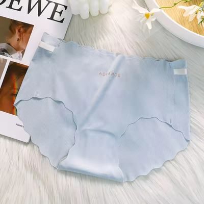 Ice Silk Seamless Women's Panties Breathable Soft Underwear Cozy Underpants Cute Briefs Skin-Friendly Female Lingerie
