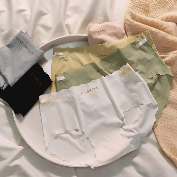 Ice Silk Seamless Women's Panties Breathable Soft Underwear Cozy Underpants Cute Briefs Skin-Friendly Female Lingerie