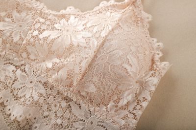 Women’s Fashion Lace Bralette Top – Comfortable Seamless Solid Color Bra Vest