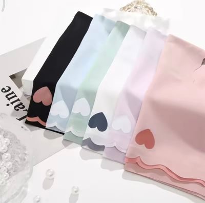 Women's Ice Silk Seamless Panties Soft Breathable Mid-Waist Briefs Comfortable Traceless Quick Dry Underwear Lingerie Intimates