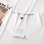 Women's Ice Silk Seamless Panties Soft Breathable Mid-Waist Briefs Comfortable Traceless Quick Dry Underwear Lingerie Intimates