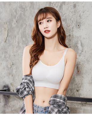 Women’s Seamless Solid Color U-Back Crop Top Bra with Built-In Chest Pads