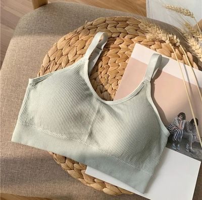 Women’s Seamless Solid Color U-Back Crop Top Bra with Built-In Chest Pads